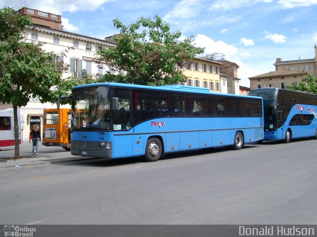 TRAIN - Azienda Consorziale Trasporti 2100 na cidade de Siena, Siena, Tuscany, Itália, por Donald Hudson. ID da foto: 5735541.