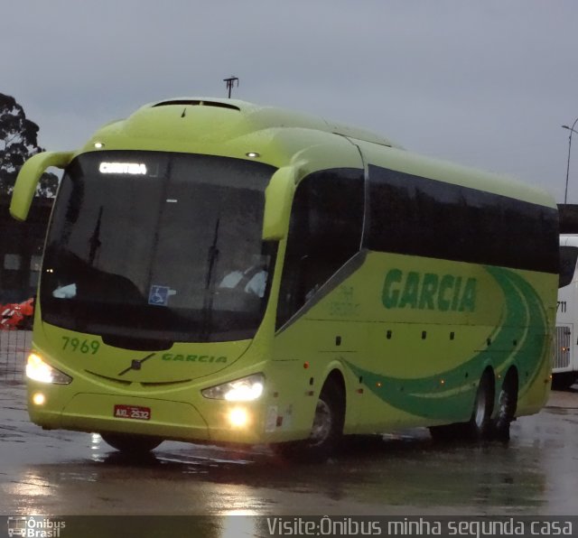 Viação Garcia 7969 na cidade de Curitiba, Paraná, Brasil, por Estevão Emilio Ronchi. ID da foto: 5740557.