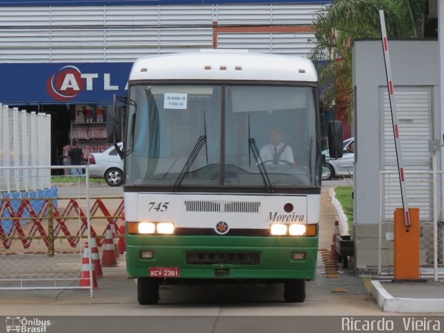 Empresa de Transportes e Turismo Moreira 745 na cidade de Goiânia, Goiás, Brasil, por Ricardo Vieira. ID da foto: 5746013.