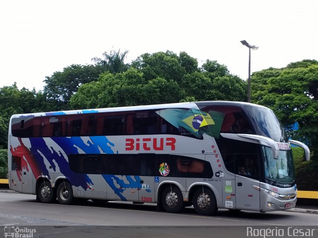 Bitur Transporte Coletivo e Turismo 1300 na cidade de Londrina, Paraná, Brasil, por Rogério César. ID da foto: 5748231.