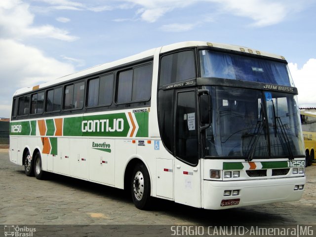 Empresa Gontijo de Transportes 11250 na cidade de Almenara, Minas Gerais, Brasil, por Sérgio Augusto Braga Canuto. ID da foto: 5759383.