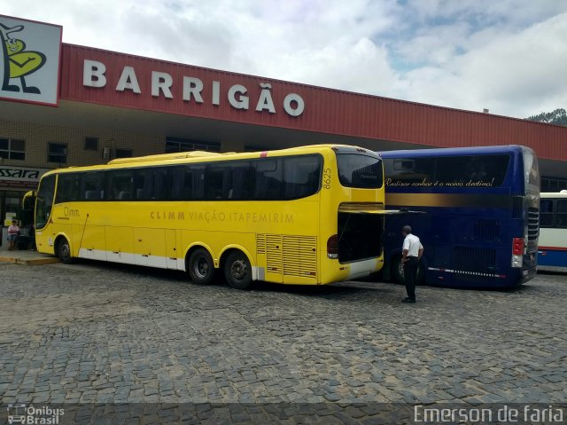 Viação Itapemirim 8625 na cidade de Manhuaçu, Minas Gerais, Brasil, por Emerson Leite de Andrade. ID da foto: 5763997.