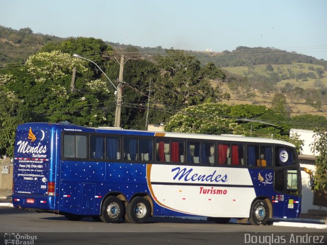 Mendes Turismo 2015 na cidade de Trindade, Goiás, Brasil, por Douglas Andrez. ID da foto: 5763685.