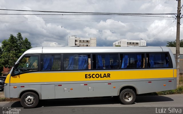 Escolares 6300 na cidade de Belo Horizonte, Minas Gerais, Brasil, por Luiz Silva. Número da foto: #5772479.