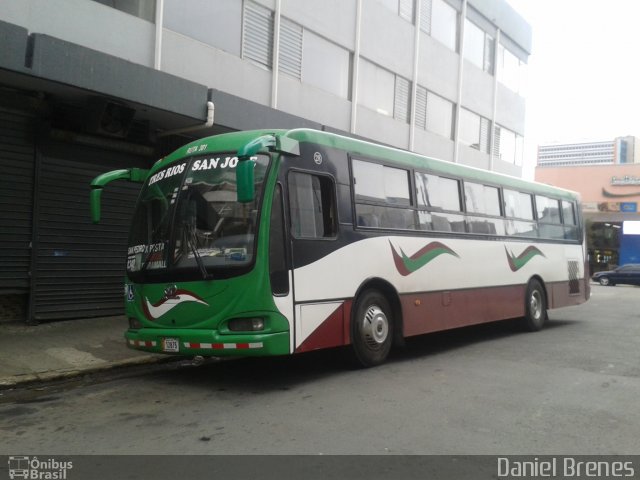 Transplusa 28 na cidade de Catedral, San José, San José, Costa Rica, por Daniel Brenes. Número da foto: #5710483.