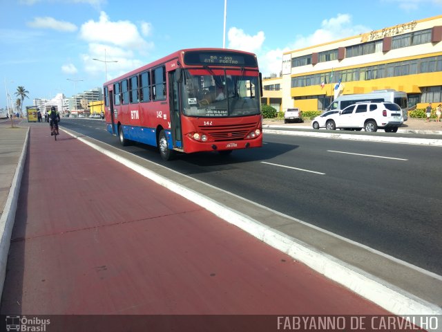 BTM - Bahia Transportes Metropolitanos 142 na cidade de Salvador, Bahia, Brasil, por Fabiano Magalhaes. ID da foto: 5711734.