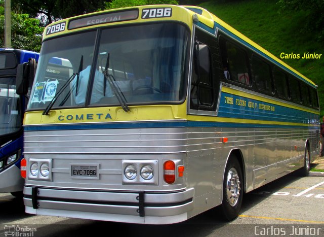 Ônibus Particulares 7096 na cidade de São Paulo, São Paulo, Brasil, por Carlos Júnior. ID da foto: 5716232.