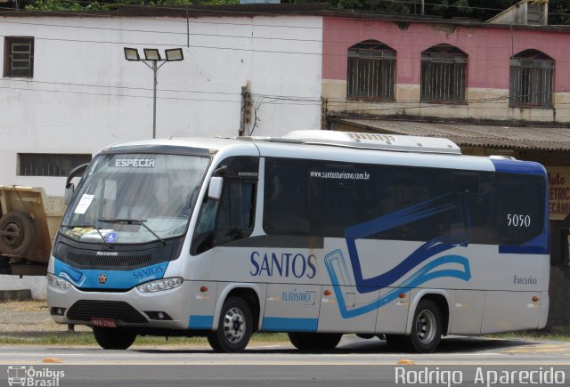 Santos Turismo 5050 na cidade de Conselheiro Lafaiete, Minas Gerais, Brasil, por Rodrigo  Aparecido. Número da foto: #5718970.