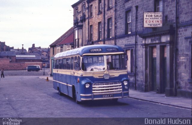 Stephensons Motor Services  na cidade de Bishop Auckland, County Durham, Inglaterra, por Donald Hudson. ID da foto: 5717761.