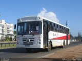 Ônibus Particulares V135 na cidade de Matola, Moçambique, por Wesley Barros. ID da foto: :id.