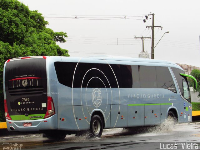 Viação Garcia 7596 na cidade de Londrina, Paraná, Brasil, por Lucas Vieira. ID da foto: 5725152.