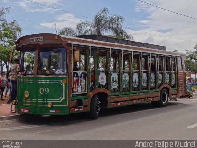 Bonde Pai Eterno 09 na cidade de Trindade, Goiás, Brasil, por André Felipe Mudrei. ID da foto: 5725308.