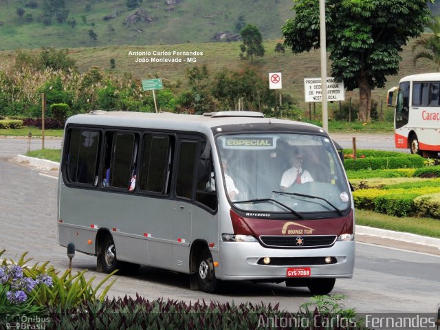 Muniz Tur 7068 na cidade de João Monlevade, Minas Gerais, Brasil, por Antonio Carlos Fernandes. ID da foto: 5775983.