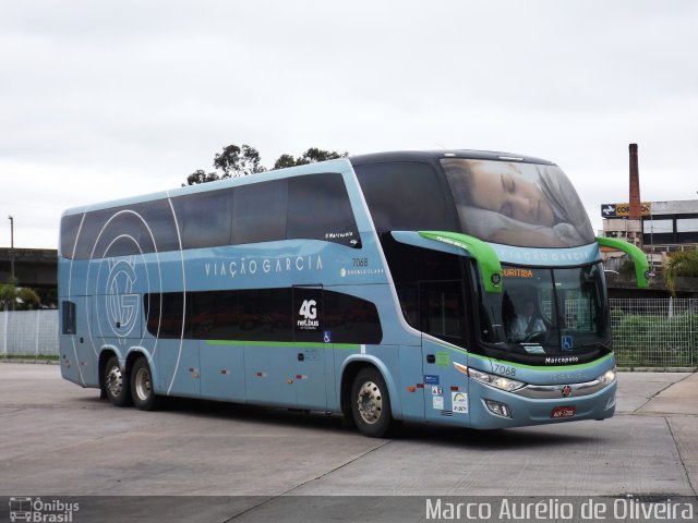 Viação Garcia 7068 na cidade de Curitiba, Paraná, Brasil, por Marco Aurélio de Oliveira. Número da foto: #5814975.