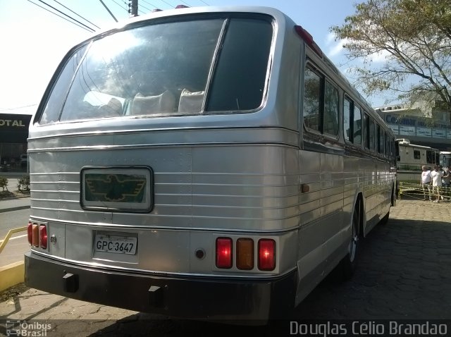 Ônibus Particulares 3647 na cidade de Divinópolis, Minas Gerais, Brasil, por Douglas Célio Brandao. Número da foto: #5820594.