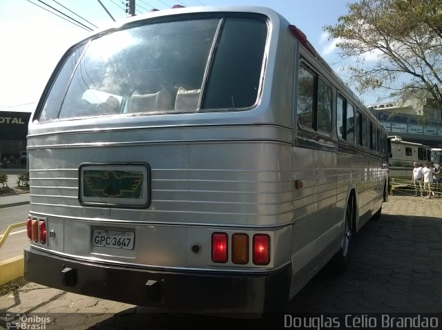 Ônibus Particulares 3647 na cidade de Divinópolis, Minas Gerais, Brasil, por Douglas Célio Brandao. ID da foto: 5820594.