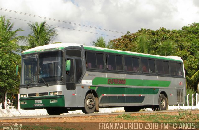 Ônibus Particulares 4040 na cidade de São José do Belmonte, Pernambuco, Brasil, por Francisco Mauricio Freire. Número da foto: #5823173.