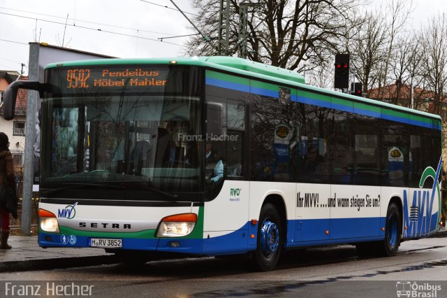 Deutsche Bahn 3852 na cidade de Wolfratshausen, Bavaria, Alemanha, por Franz Hecher. ID da foto: 5822588.