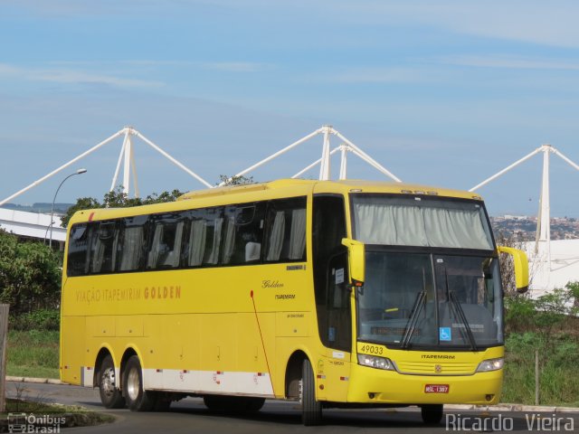 Viação Itapemirim 49033 na cidade de Brasília, Distrito Federal, Brasil, por Ricardo Vieira. ID da foto: 5826073.