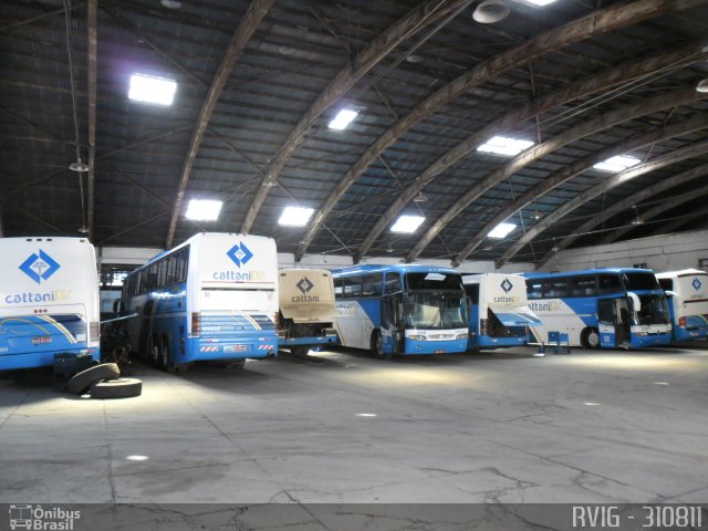 Cattani Sul Transportes e Turismo garagem Pato Branco-PR na cidade de Pato Branco, Paraná, Brasil, por Rodrigo Augusto  Vignaga. ID da foto: 5829929.