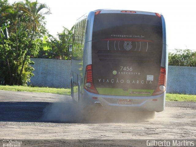 Viação Garcia 7456 na cidade de Ourinhos, São Paulo, Brasil, por Gilberto Martins. ID da foto: 5834949.