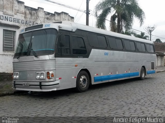 Ônibus Particulares 6392 na cidade de Irati, Paraná, Brasil, por André Felipe Mudrei. ID da foto: 5834286.