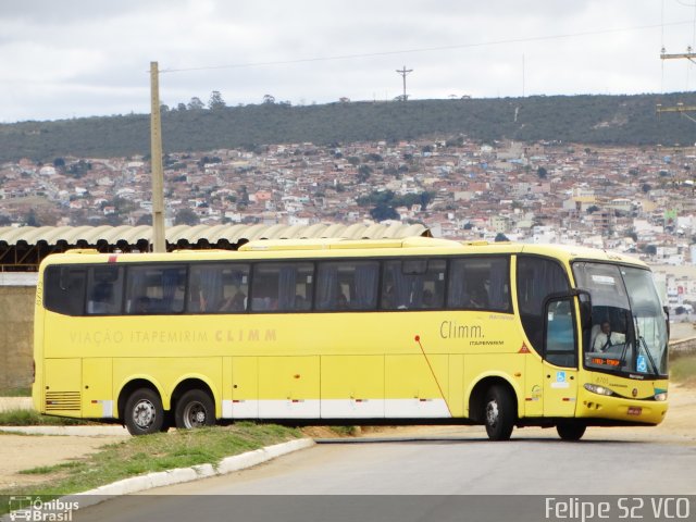 Viação Itapemirim 8705 na cidade de Vitória da Conquista, Bahia, Brasil, por Felipe Pessoa de Albuquerque. ID da foto: 5842580.