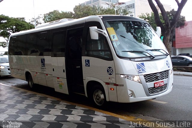 RS Van Locadora de Veículos 38 na cidade de São Paulo, São Paulo, Brasil, por Jackson Sousa Leite. ID da foto: 5843389.