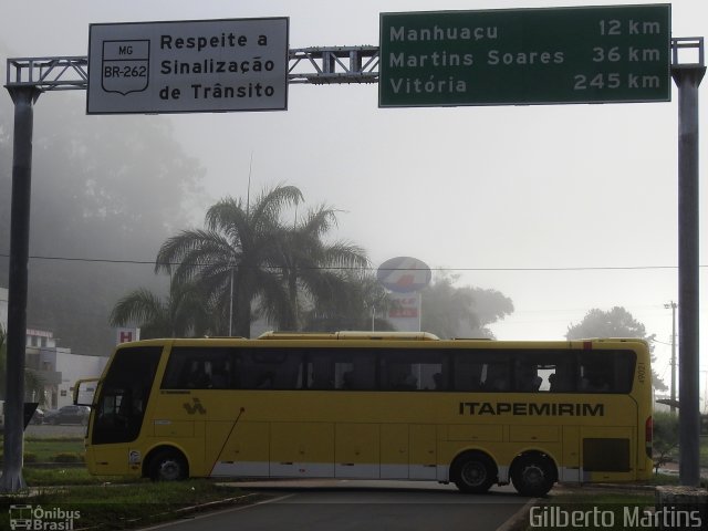 Viação Itapemirim 49021 na cidade de Manhuaçu, Minas Gerais, Brasil, por Gilberto Martins. Número da foto: #5845137.