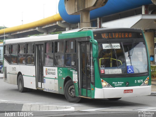 Via Sul Transportes Urbanos 5 1675 na cidade de São Paulo, São Paulo, Brasil, por Ivan da Silva Lopes. Número da foto: #5845677.