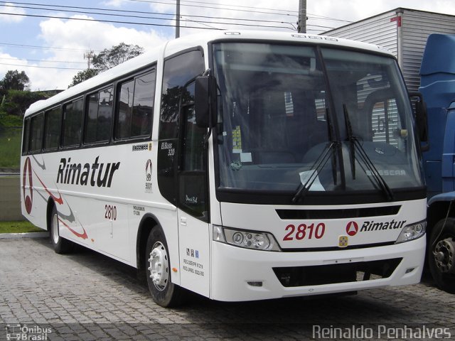 Rimatur Transportes 2810 na cidade de Curitiba, Paraná, Brasil, por Reinaldo Penha. Número da foto: #5784370.
