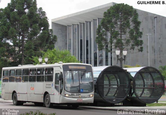 Viação Tamandaré 16L39 na cidade de Curitiba, Paraná, Brasil, por Guilherme Bomfim. Número da foto: #5782558.