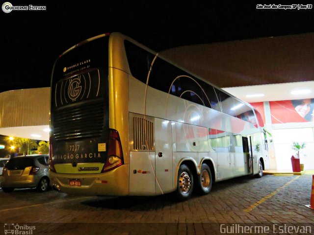 Viação Garcia 7217 na cidade de São José dos Campos, São Paulo, Brasil, por Guilherme Estevan. Número da foto: #5782374.