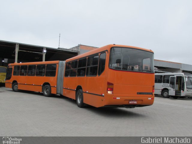 Leblon Transporte de Passageiros 15R32 na cidade de Fazenda Rio Grande, Paraná, Brasil, por Gabriel Machado. ID da foto: 5796092.