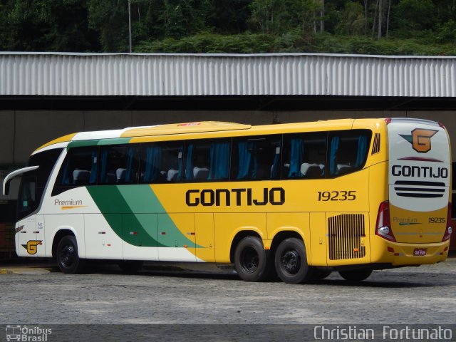 Empresa Gontijo de Transportes 19235 na cidade de Manhuaçu, Minas Gerais, Brasil, por Christian  Fortunato. Número da foto: #5846346.