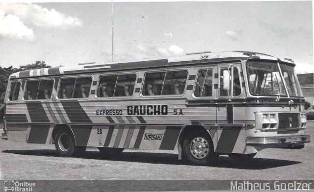 Expresso Gaucho 28 na cidade de Santa Cruz do Sul, Rio Grande do Sul, Brasil, por Matheus Goelzer. Número da foto: #5869582.