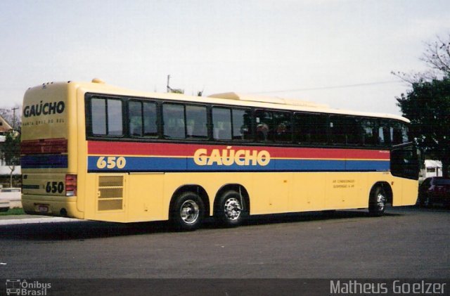Expresso Gaucho 650 na cidade de Santa Cruz do Sul, Rio Grande do Sul, Brasil, por Matheus Goelzer. Número da foto: #5872162.