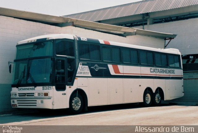 Auto Viação Catarinense 9321 na cidade de São Paulo, São Paulo, Brasil, por Alessandro de Bem Barros. ID da foto: 5872967.