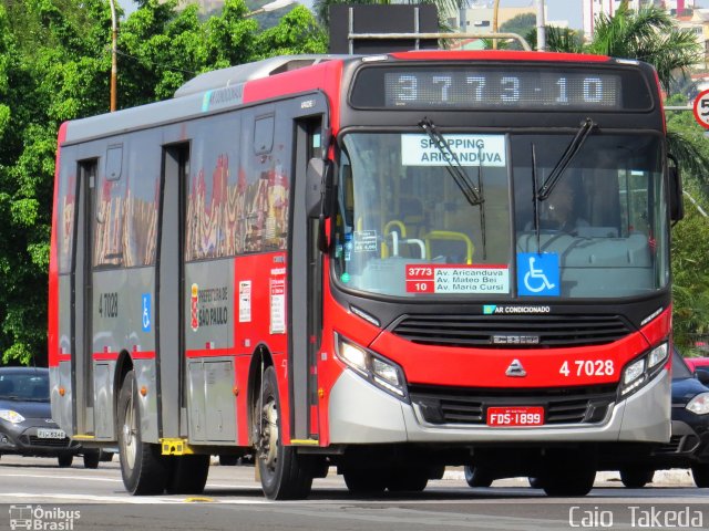 Pêssego Transportes 4 7028 na cidade de São Paulo, São Paulo, Brasil, por Caio  Takeda. Número da foto: #5883833.