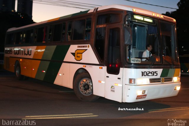 Empresa Gontijo de Transportes 10295 na cidade de Belo Horizonte, Minas Gerais, Brasil, por Rodrigo Barraza. ID da foto: 5850960.