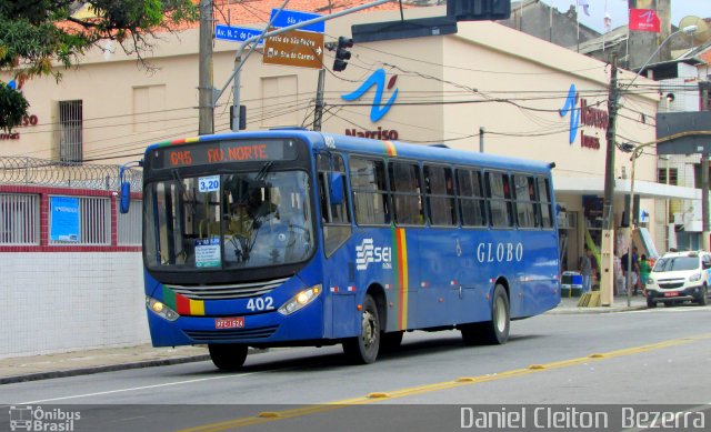 Transportadora Globo 402 na cidade de Recife, Pernambuco, Brasil, por Daniel Cleiton  Bezerra. Número da foto: #5889968.