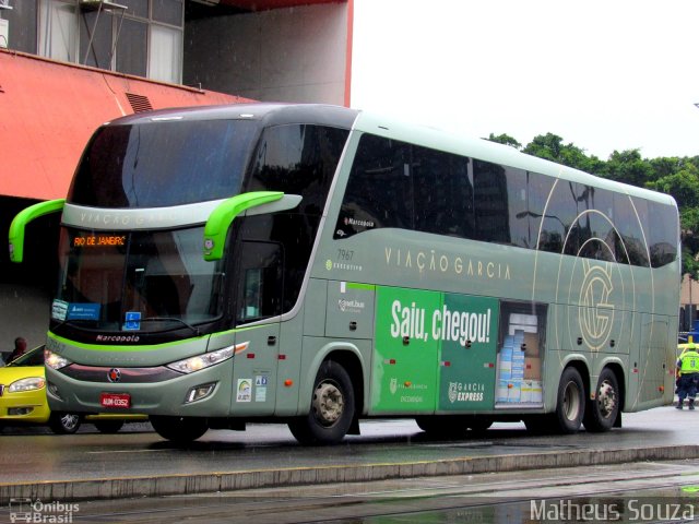 Viação Garcia 7967 na cidade de Rio de Janeiro, Rio de Janeiro, Brasil, por Matheus Souza. Número da foto: #5895492.