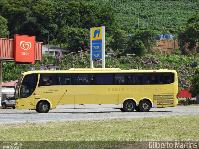 Viação Itapemirim 5871 na cidade de Manhuaçu, Minas Gerais, Brasil, por Gilberto Martins. Número da foto: #5897042.