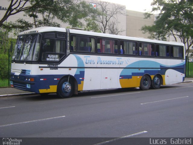 Três Pássaros Turismo 9002 na cidade de Teresina, Piauí, Brasil, por Lucas Gabriel. Número da foto: #5897745.