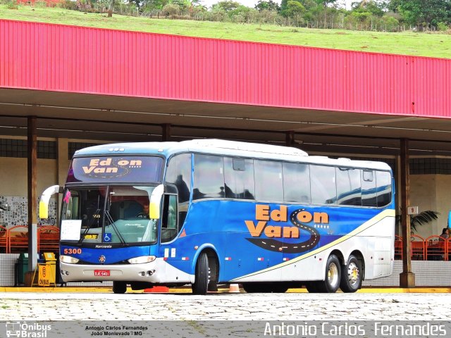 Edson Vans Vip Locações e Transporte 5300 na cidade de João Monlevade, Minas Gerais, Brasil, por Antonio Carlos Fernandes. Número da foto: #5902387.