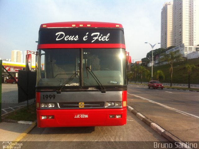 Marques Transportes 1999 na cidade de Taboão da Serra, São Paulo, Brasil, por Bruno Santino. Número da foto: #5903990.