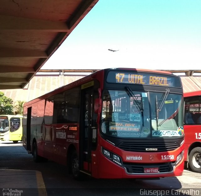 Viação Araçatuba 1.5.058 na cidade de Niterói, Rio de Janeiro, Brasil, por Giuseppe Carvalho. Número da foto: #5902429.