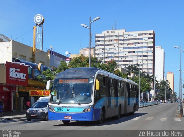 Metrobus 1062 na cidade de Goiânia, Goiás, Brasil, por Zé Ricardo Reis. ID da foto: 5851747.