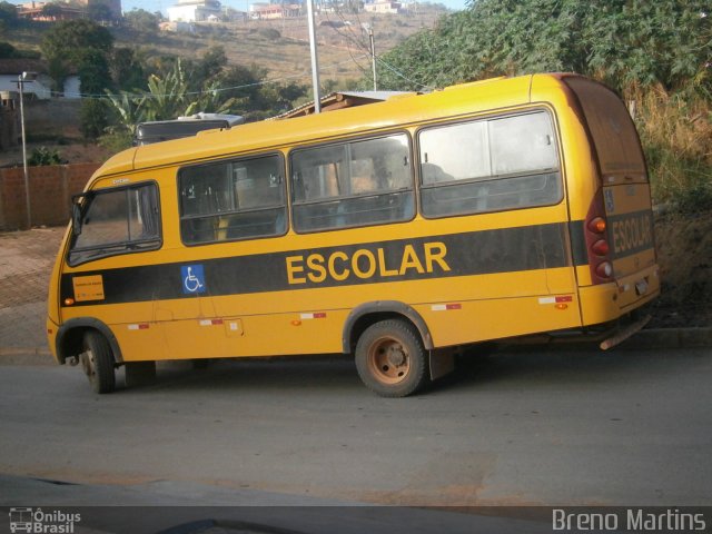 Escolares NXX1226 na cidade de Capelinha, Minas Gerais, Brasil, por Breno Martins. ID da foto: 5854094.