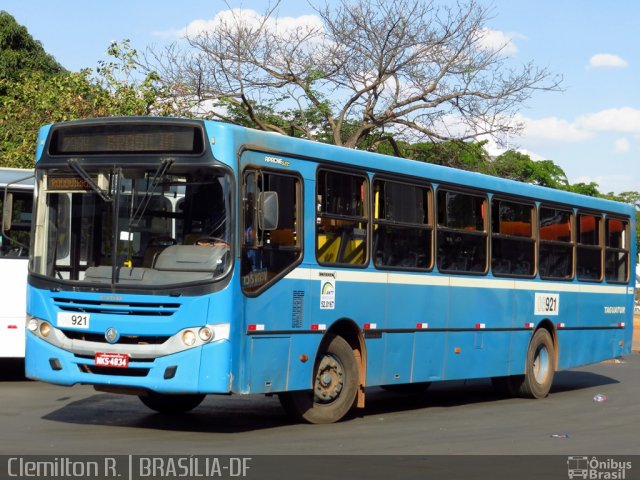 Taguatur - Taguatinga Transporte e Turismo 06921 na cidade de Brasília, Distrito Federal, Brasil, por Clemilton Rodrigues . ID da foto: 5860496.